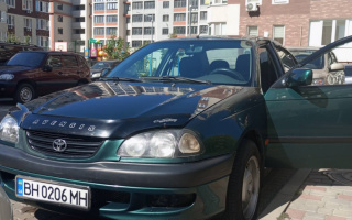 Toyota Avensis, 1998