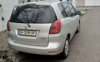 Toyota Corolla Verso, 2004