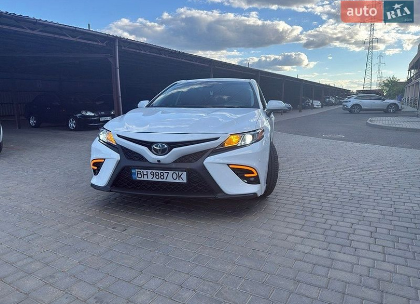 Toyota Camry, 2019