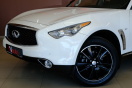 Infiniti QX70