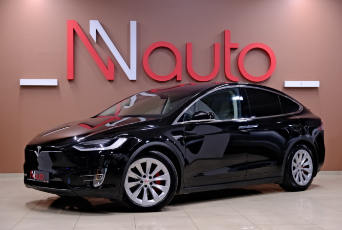 Tesla Model X 90D