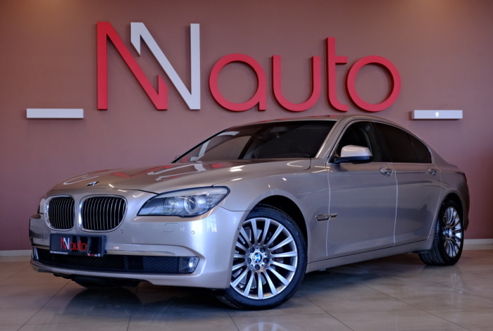 BMW 750i